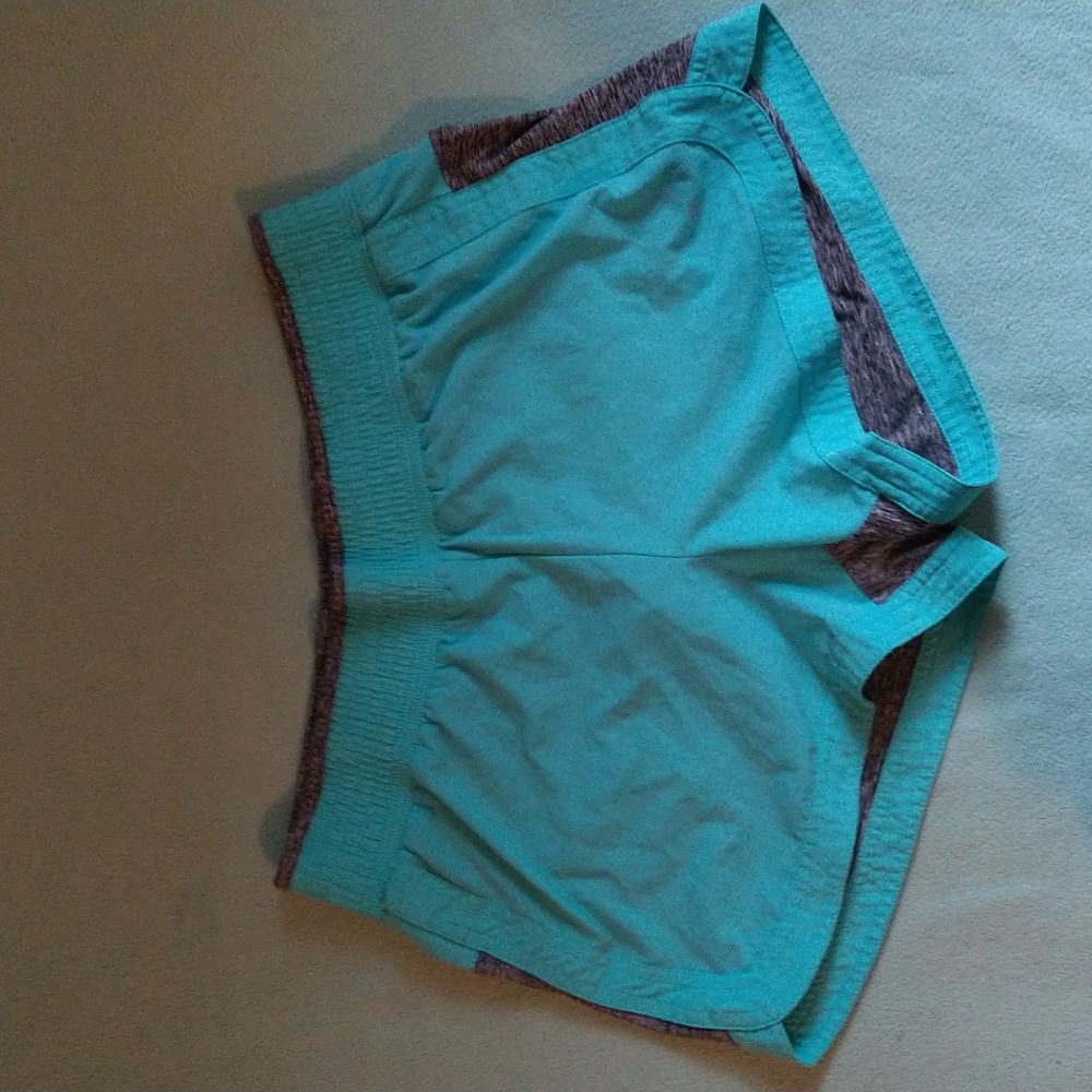 Xersion sport shorts
